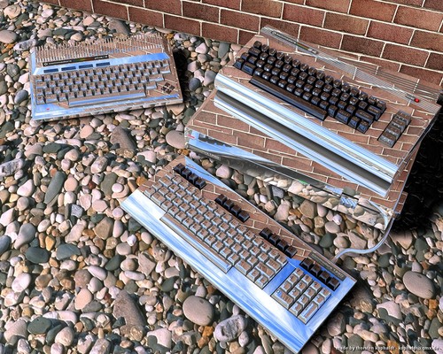 Commodore Collage in Chrom (1280 x 1024)